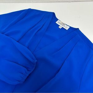 Amanda U. Royal Blue Long‎ Sleeved V-Neck Polyester Blouse size small